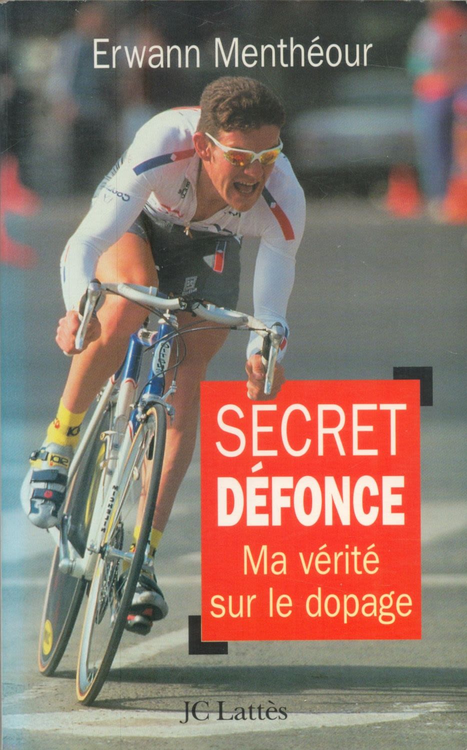Lot 417: Secret Defonce softback book. UNSIGNED. Good Condition. All...