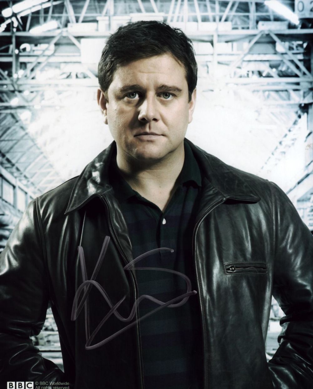 Lot 631: Kai Owen signed 10x8 inch colour photo. Good...