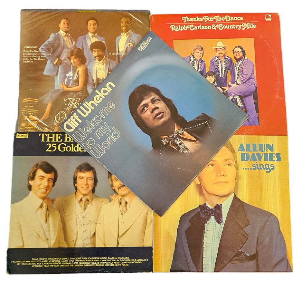 Lot 65: Lps Vinyl collection of 5 signed albums including...