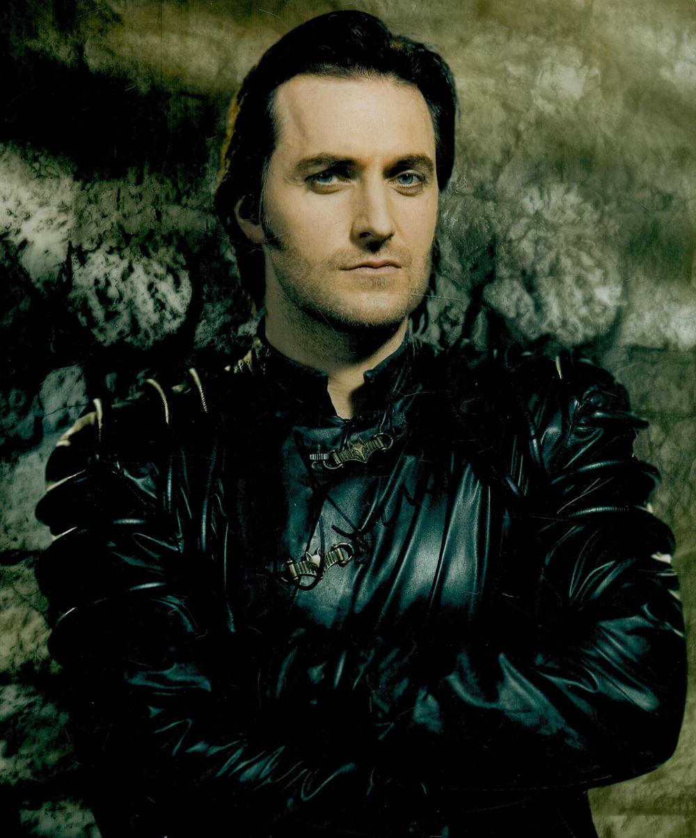 Lot 153: Richard Armitage signed 10x8inch colour photo. Good condition....