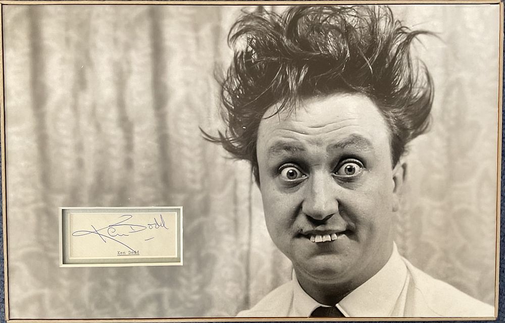 Lot 625: Ken Dodd 16x10 mounted and matted signature piece...