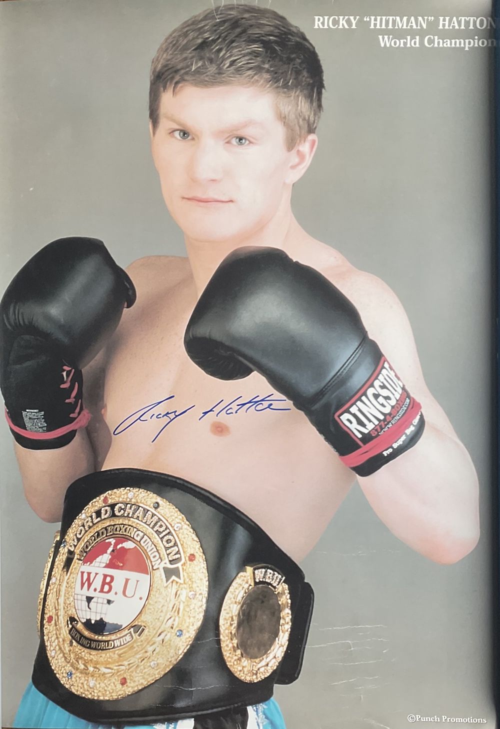 Lot 629: Ricky Hatton signed 27x20 inch colour photo. Rolled....