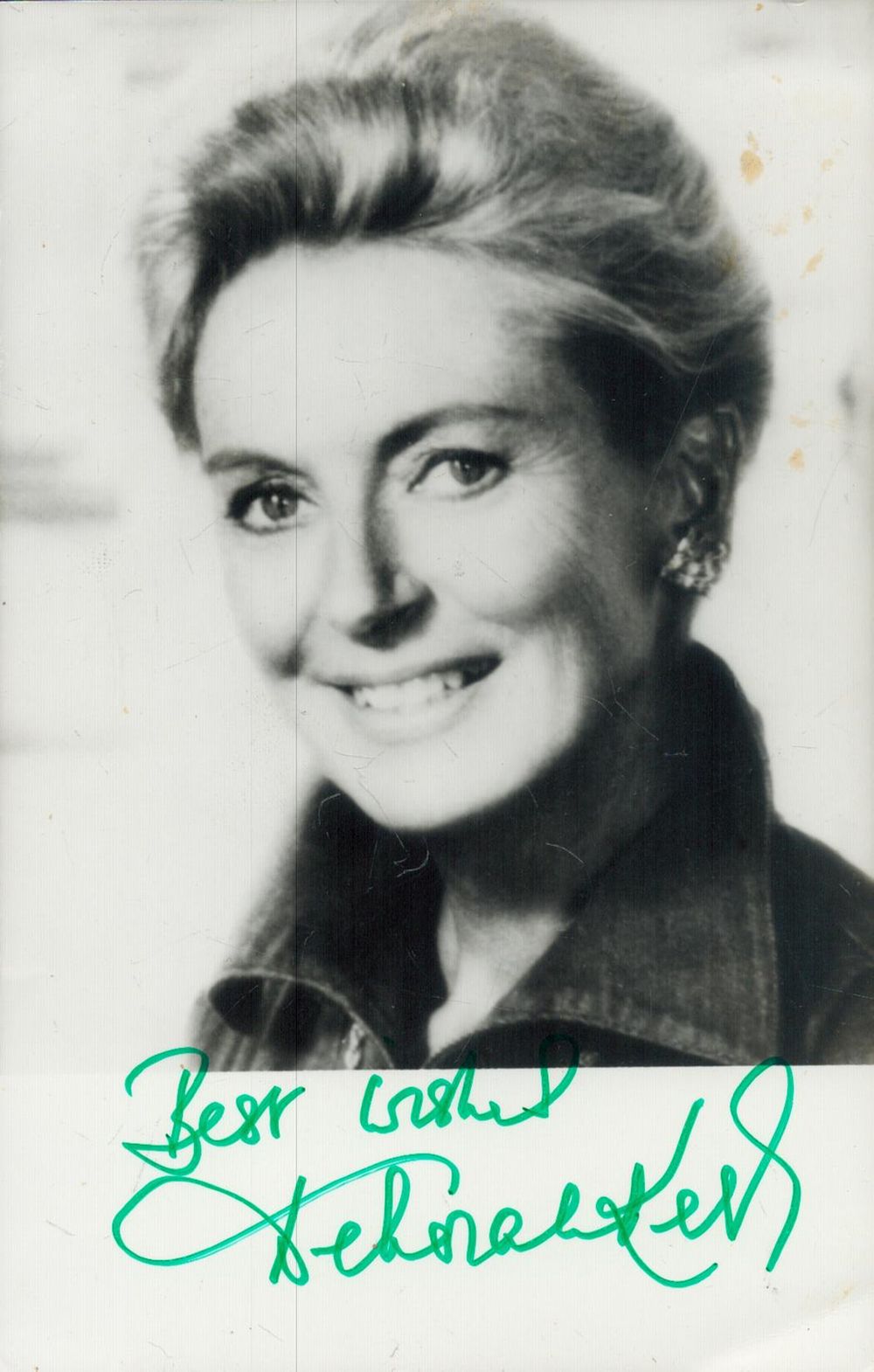 Lot 679: Deborah Kerr signed 6x4 inch black and white...
