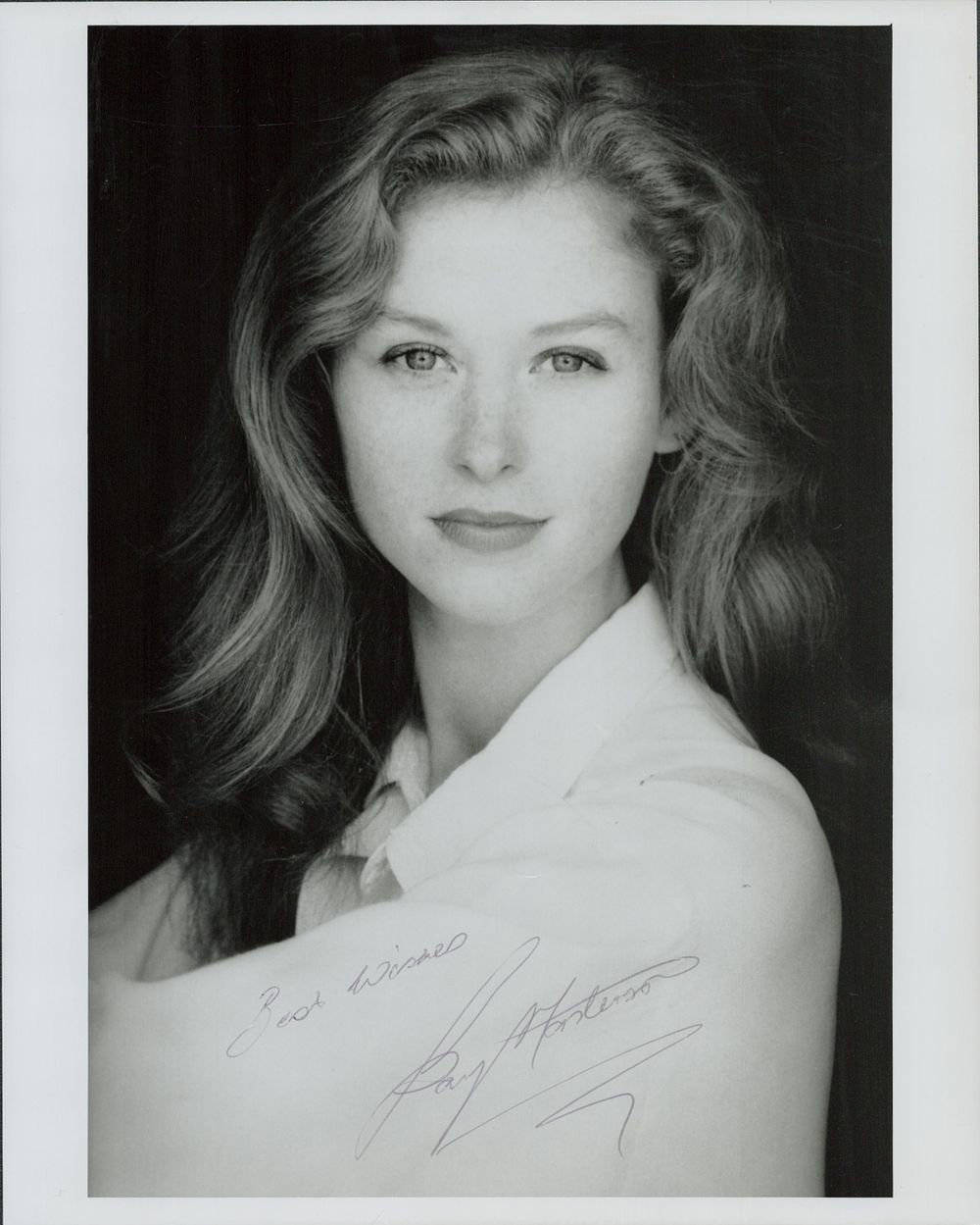 Lot 178: Mary Stuart Masterson signed 10x8 inch black and...