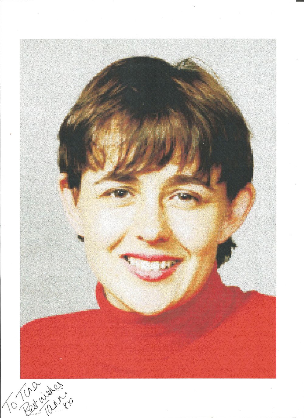 Lot 216: Tanni Grey-Thompson signed 12x8 inch colour photo dedicated....