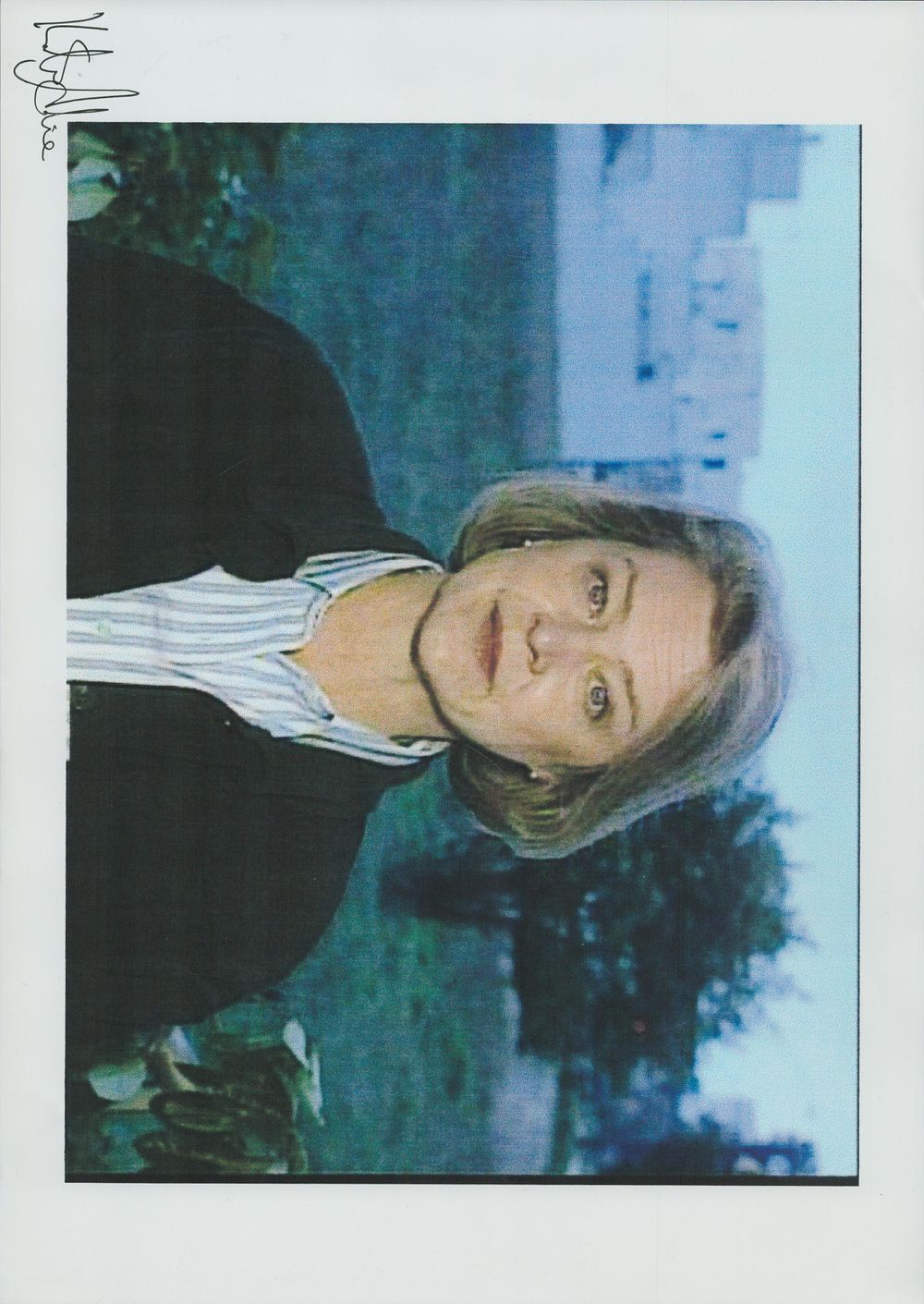 Lot 254: Kate Adie signed 12x8 inch colour magazine photo....