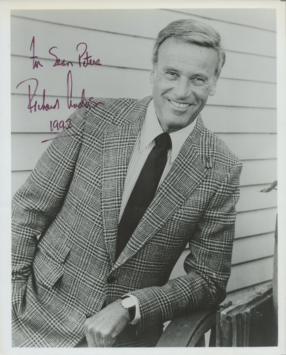 Lot 263: Richard Anderson signed 10x8 inch black and white...