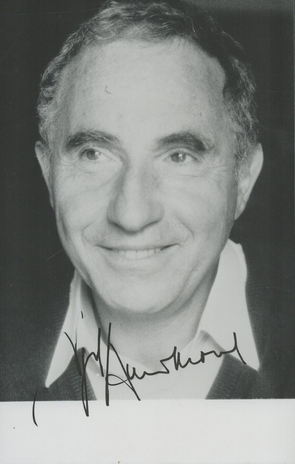 Lot 289: Nigel Hawthorne signed 6x4 inch black and white...