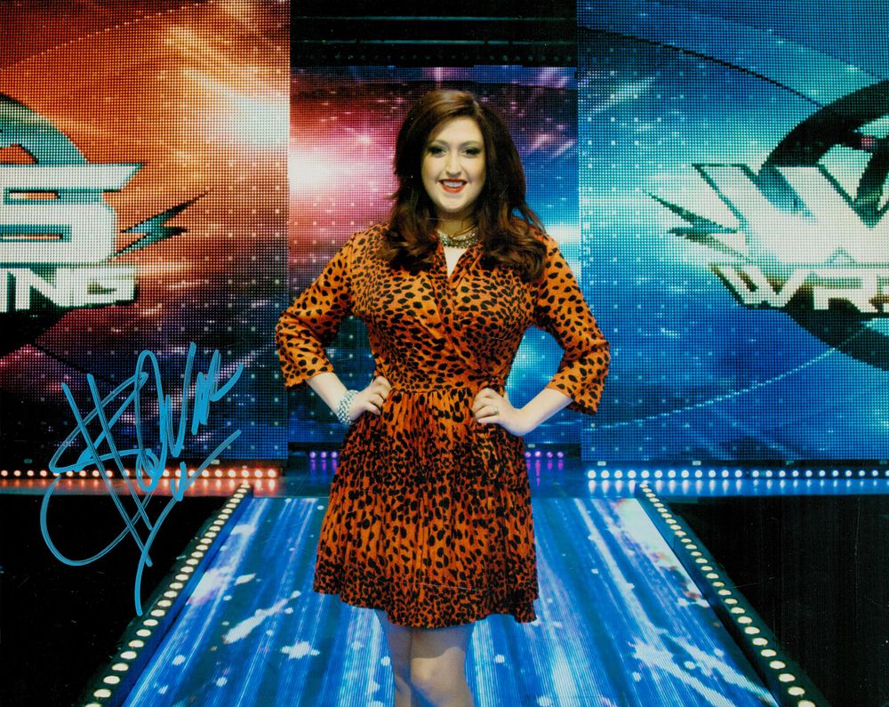 Lot 291: SoCal Val Signed 10x8 inch colour photo. Good...