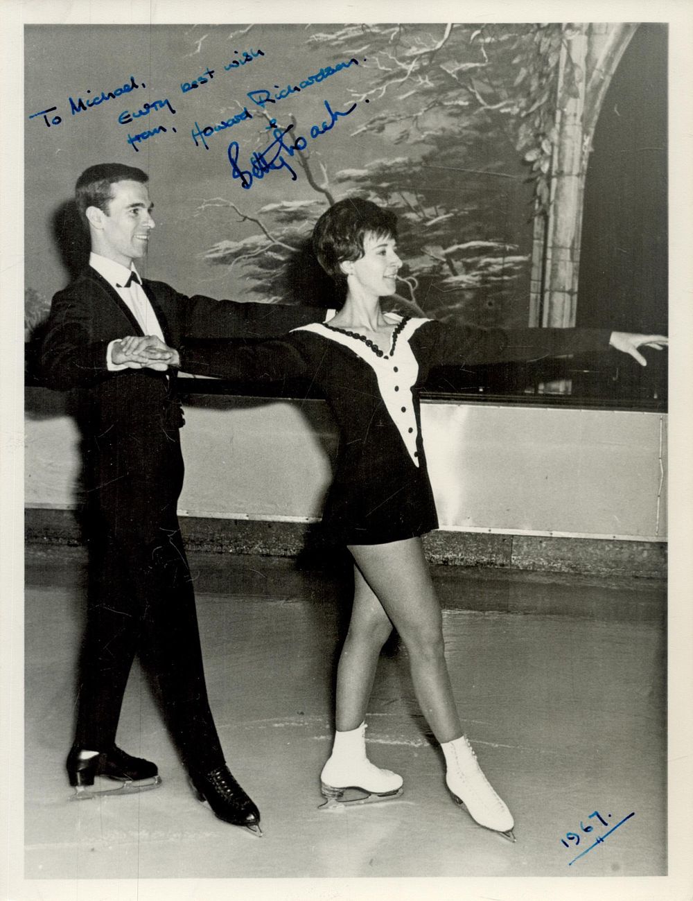 Lot 129: Howard Richardson and Betty Loach signed 8x6 black...