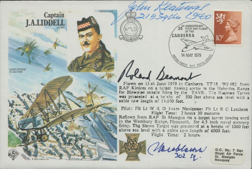 Lot 164: WW2 Battle of Britain fighter aces treble signed...