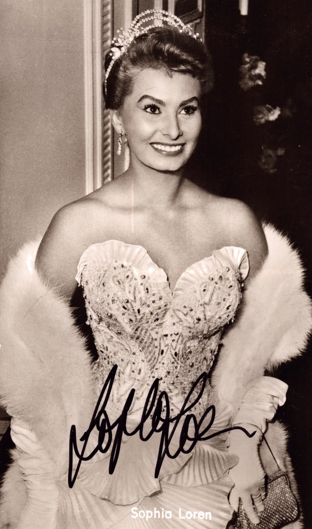 Lot 230: Sophie Loren signed 5.5x3.5 inch black and white...