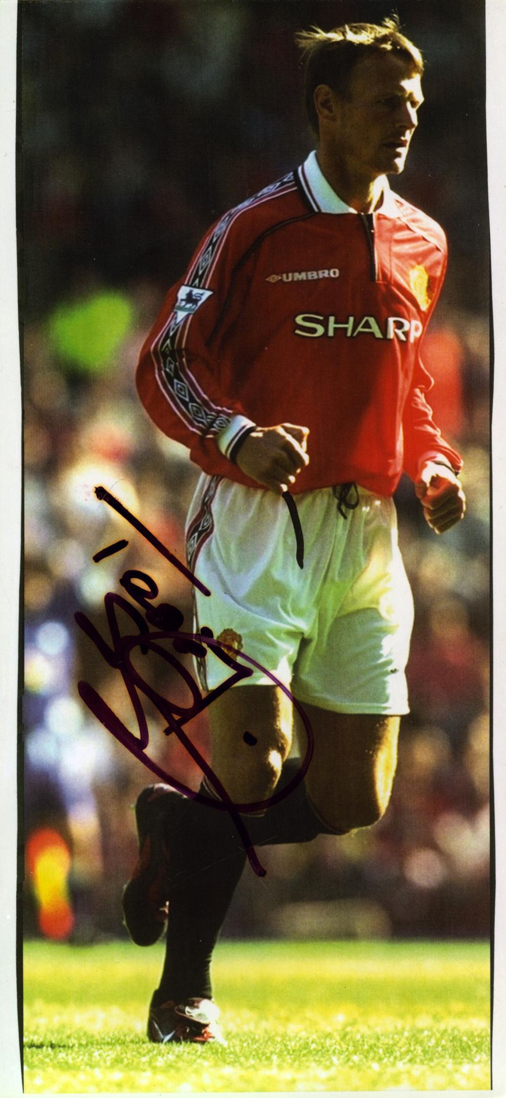 Lot 266: Teddy Sheringham signed 9x4 inch approx colour photo....