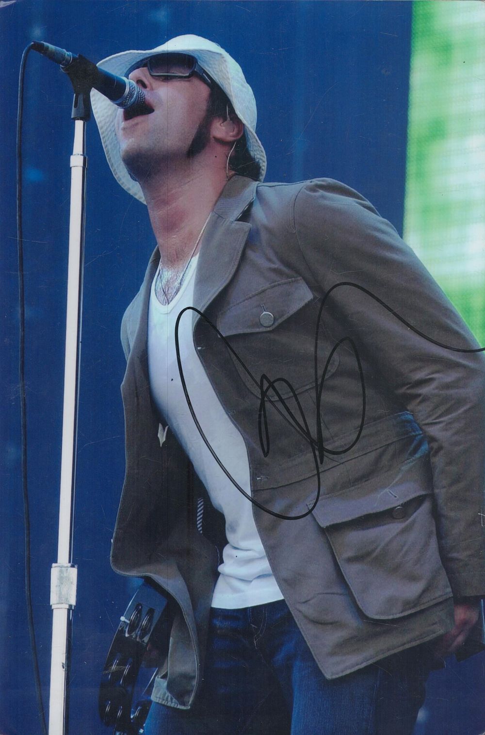 Lot 331: Liam Gallagher signed 12x8 inch colour photo. Good...