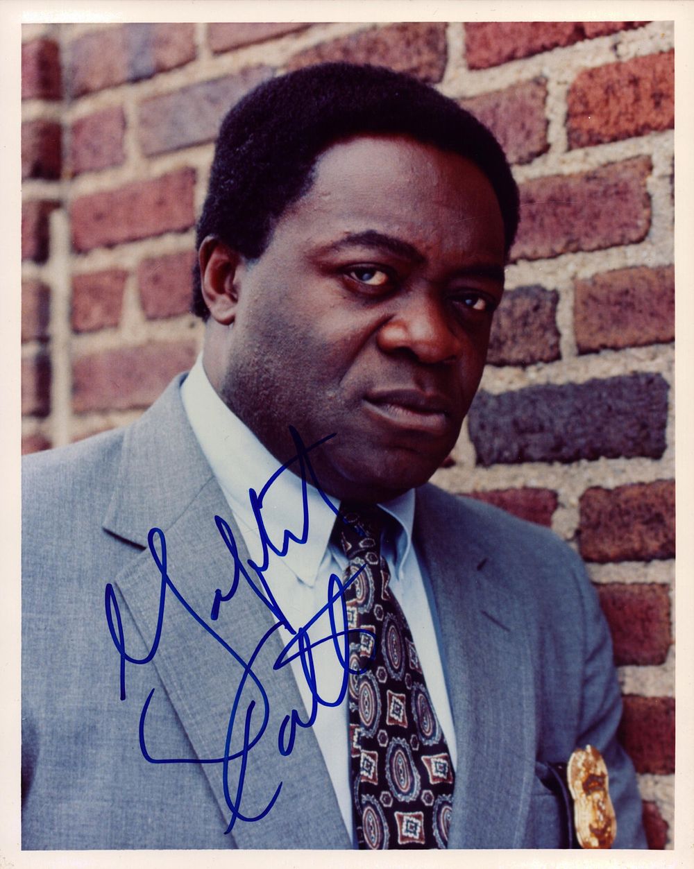 Lot 341: Yaphet Kotto signed 10x8 inch colour photo. Good...