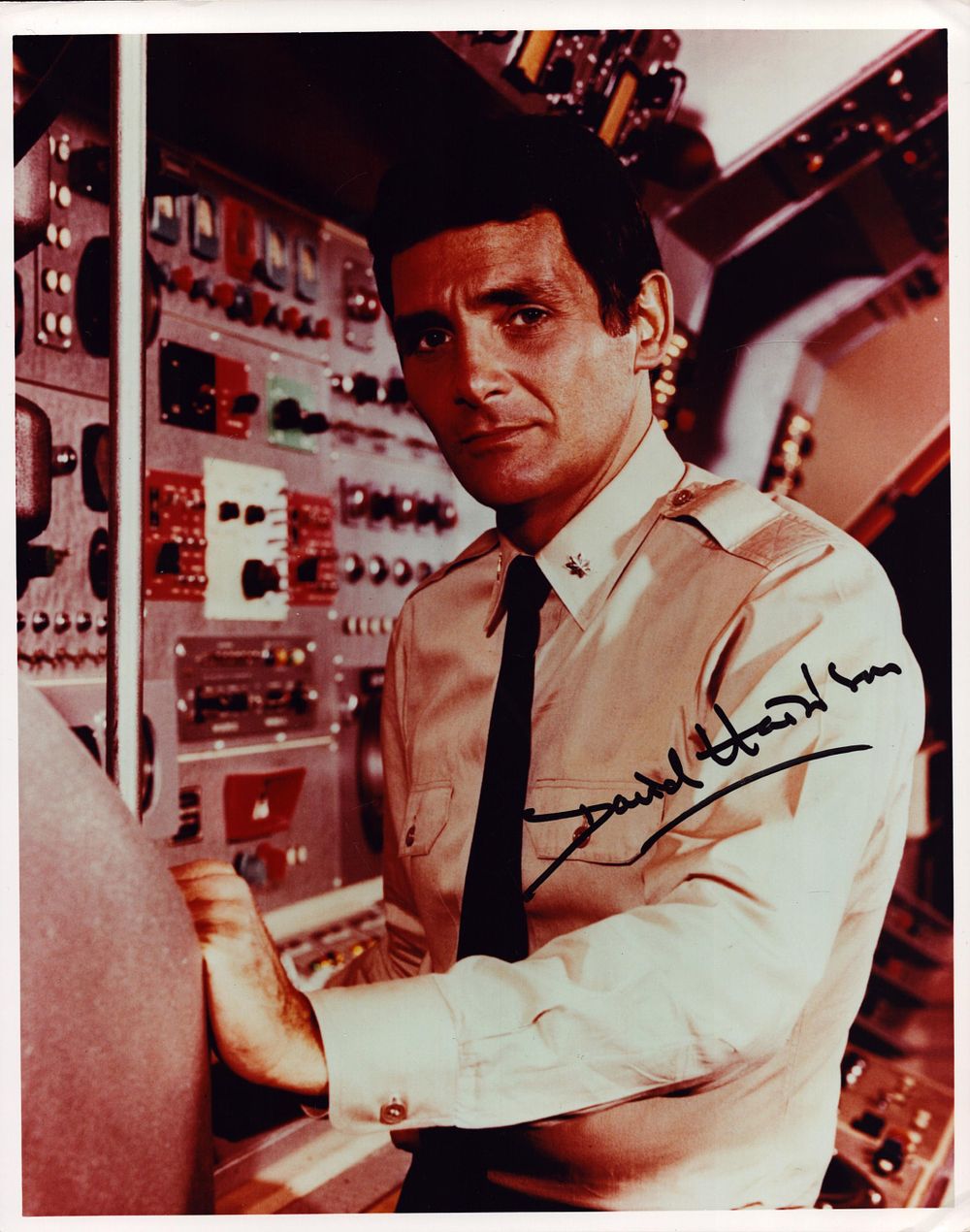 Lot 381: David Hedison signed 10x8 inch colour photo. Good...