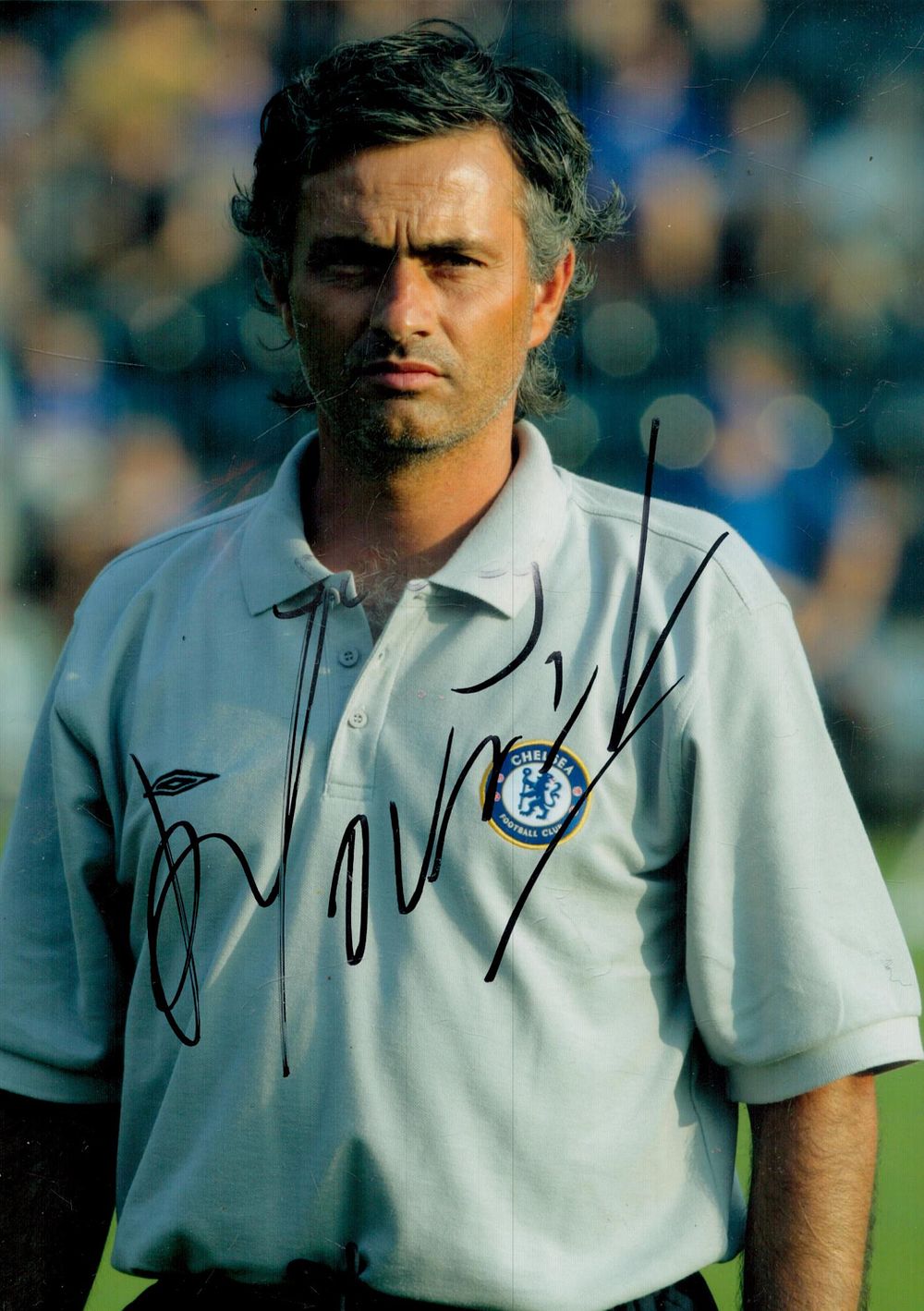 Lot 399: Jose Mourinho signed 7x5 inch colour photo. Good...