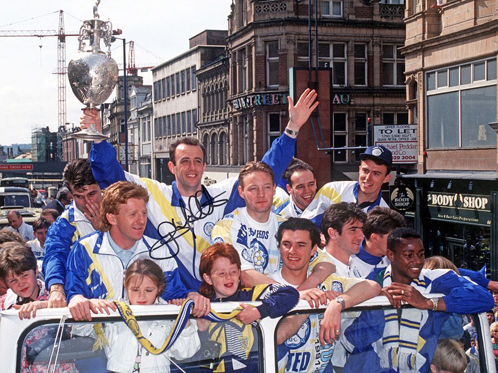 Lot 409: Autographed GARY McALLISTER 16 x 12 Photo :...
