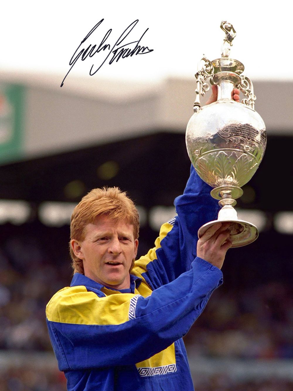 Lot 410: Autographed GORDON STRACHAN 16 x 12 Photo :...