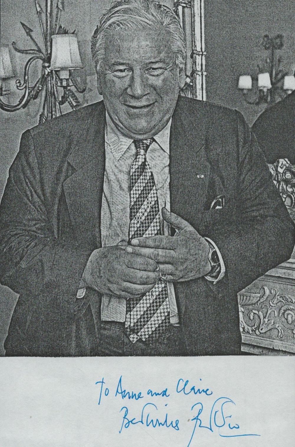 Lot 435: Sir Peter Ustinov, CBE FRSA signed black &...