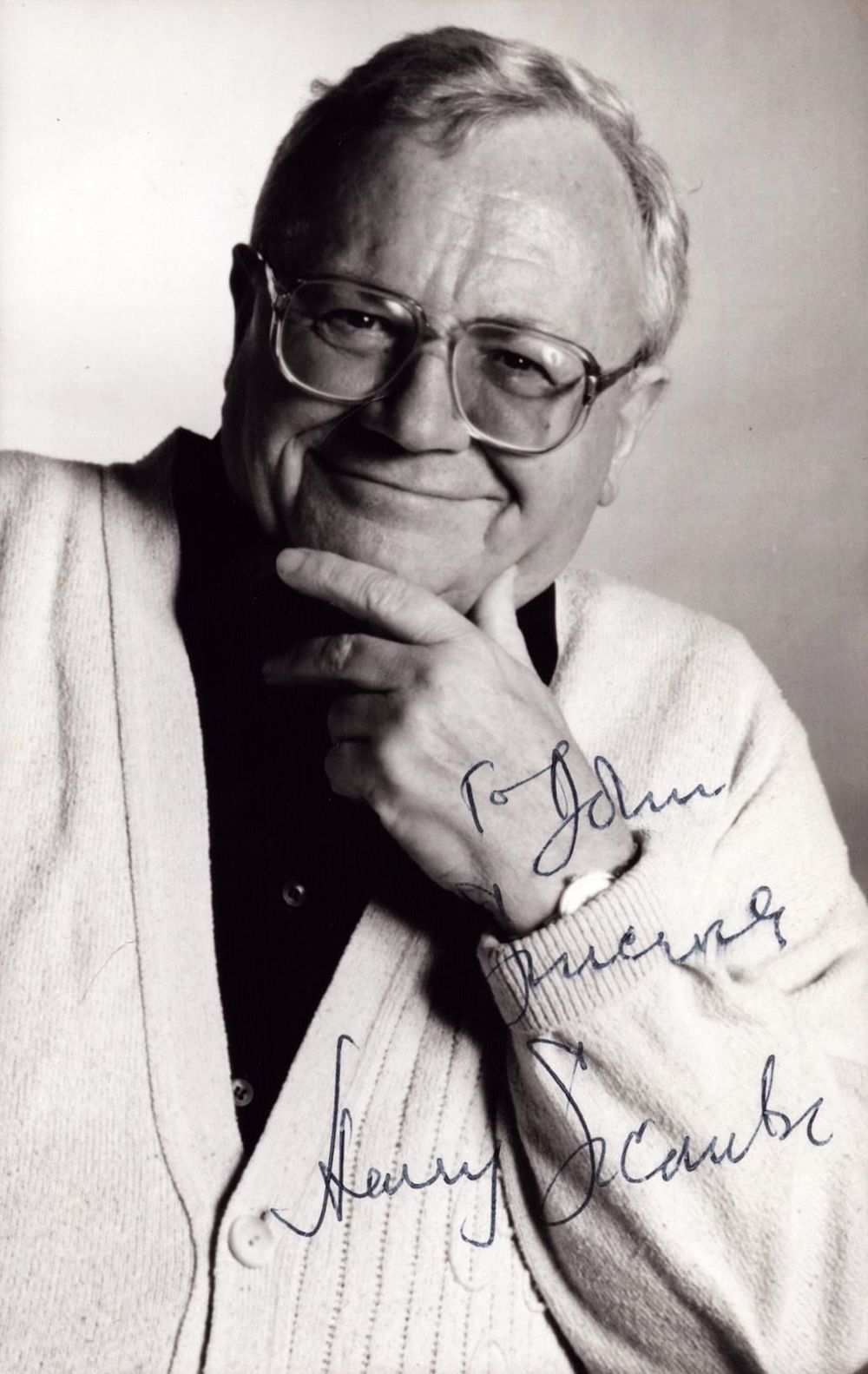 Lot 580: Harry Secombe signed 6x4 inch black and white...