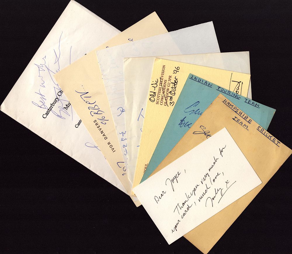 Lot 5: Entertainment/Sport collection of approx 5 signed cards/ALS including...