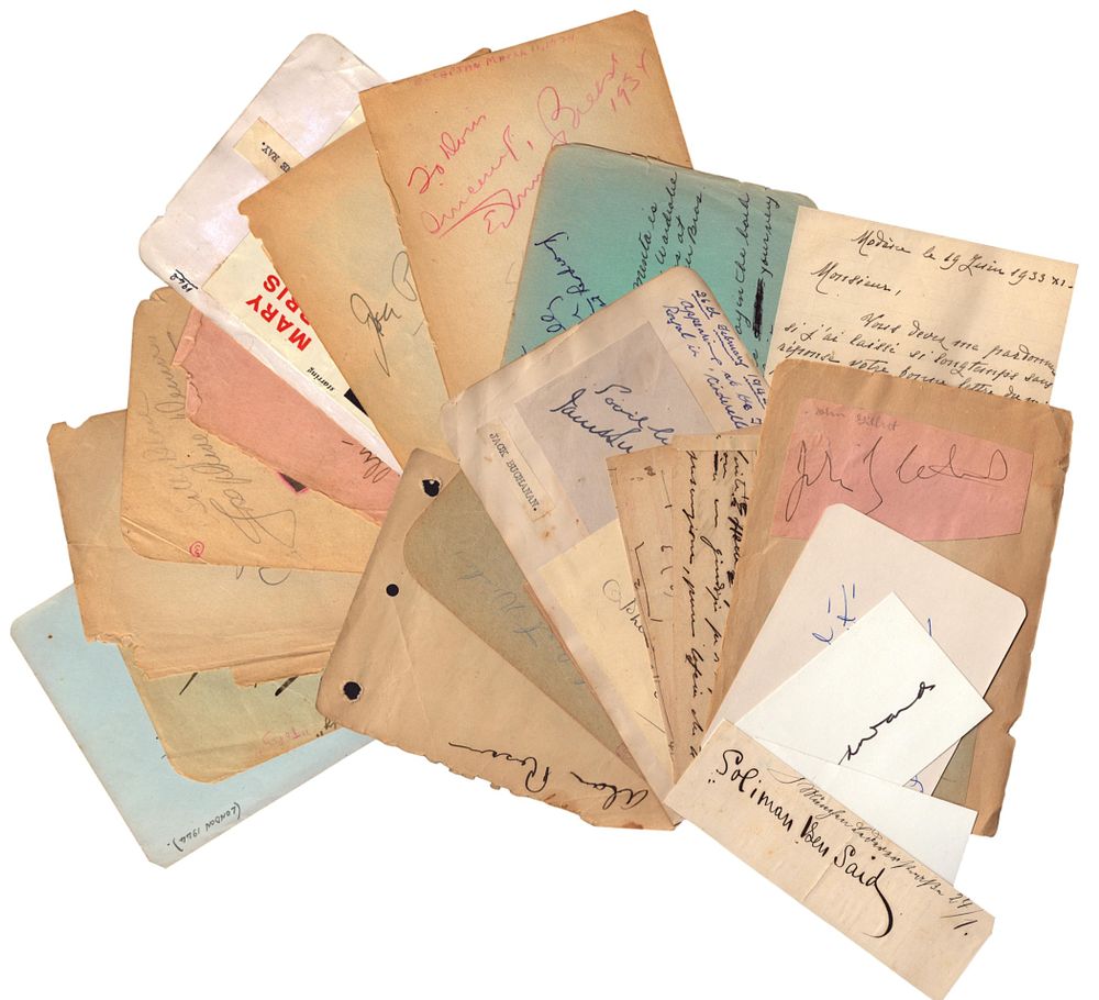 Lot 15: Vintage signature collection of approx 20 vintage signature...