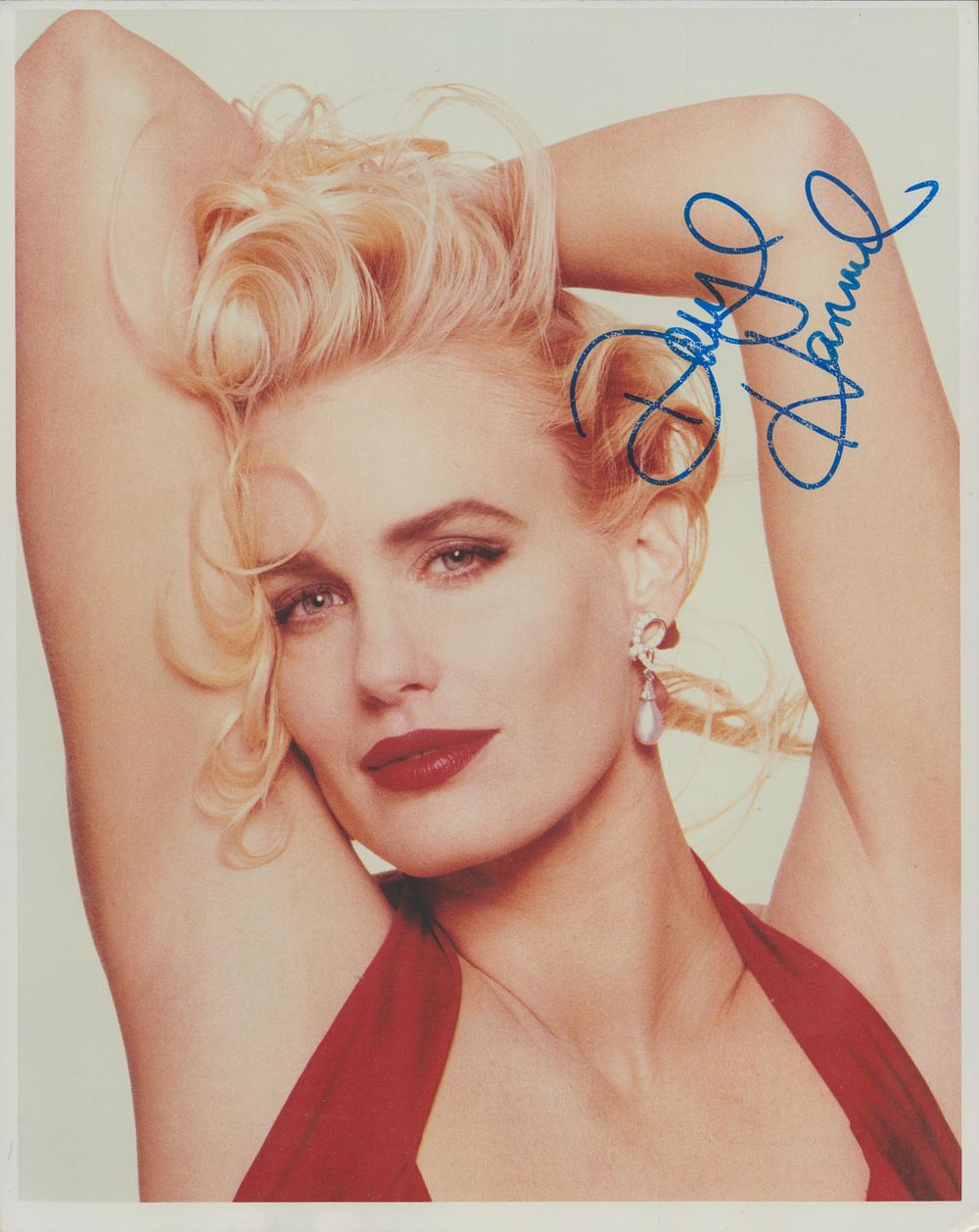 Lot 129: Daryl Hannah signed 10x8 inch colour photo signature...