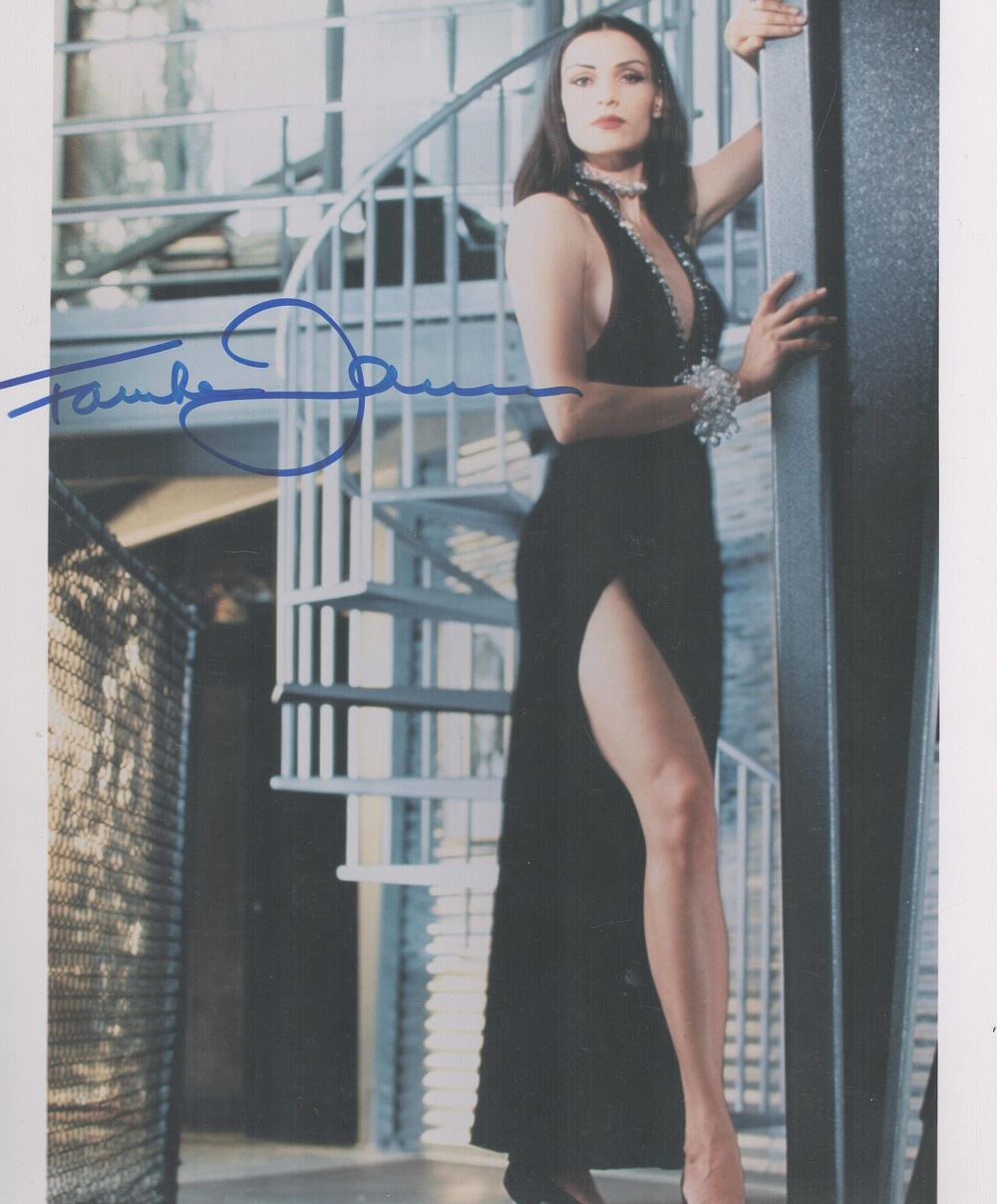 Lot 187: Famke Janssen signed 10x8 inch James Bond GoldenEye...