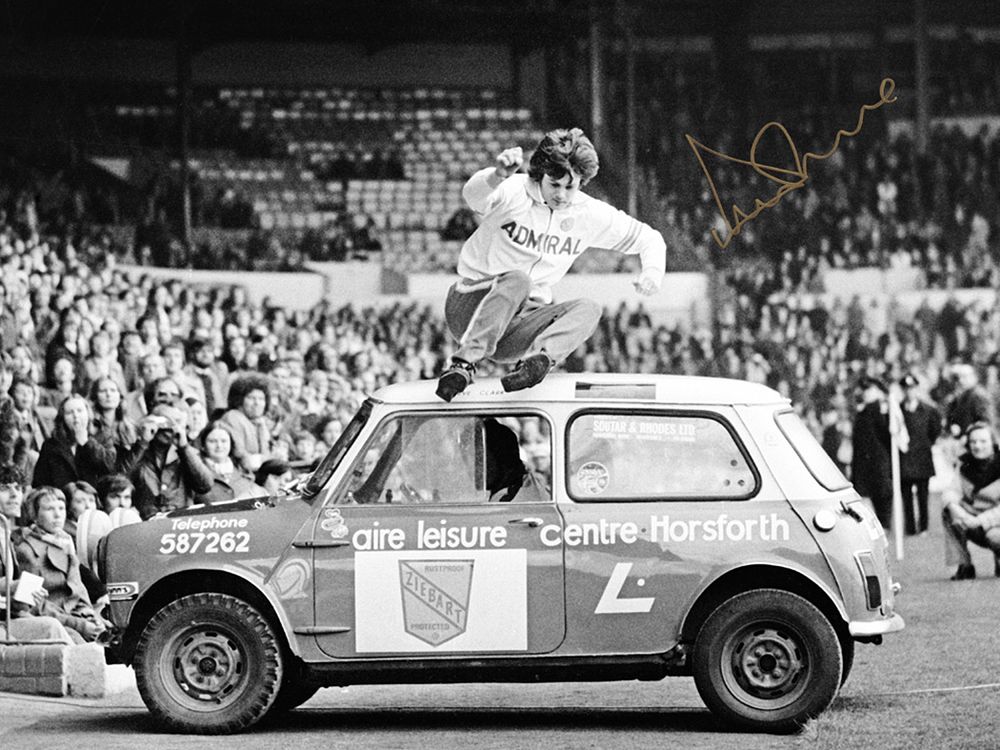 Lot 250: Autographed DUNCAN McKENZIE 16 x 12 Photo :...