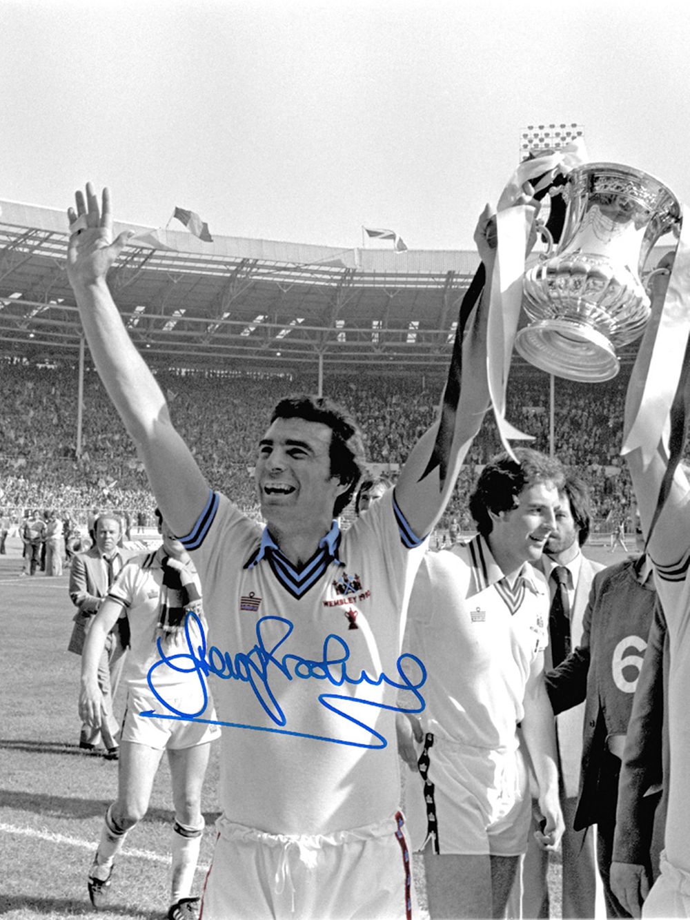 Lot 260: Autographed TREVOR BROOKING 16 x 12 Photo :...