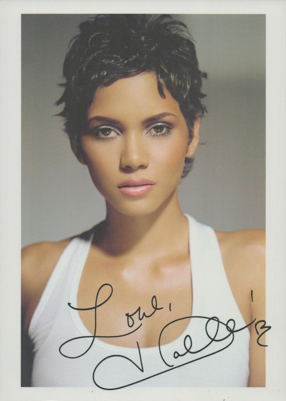 Lot 312: Halle Berry signed colour photo 7x5 Inch. Good...