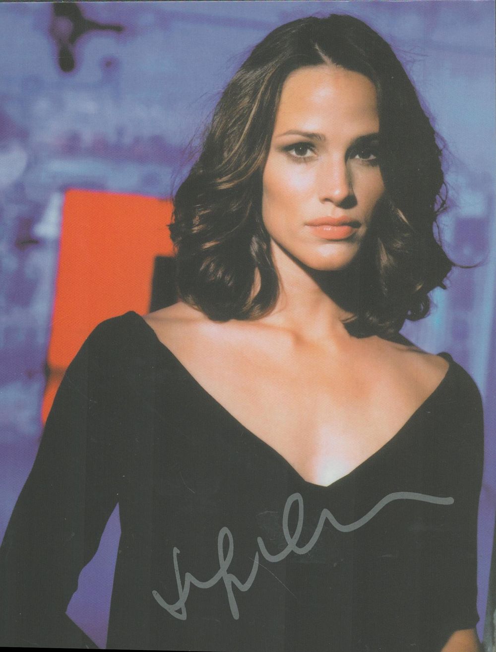 Lot 330: Jennifer Garner signed colour photo 7x5.5 Inch. Is...