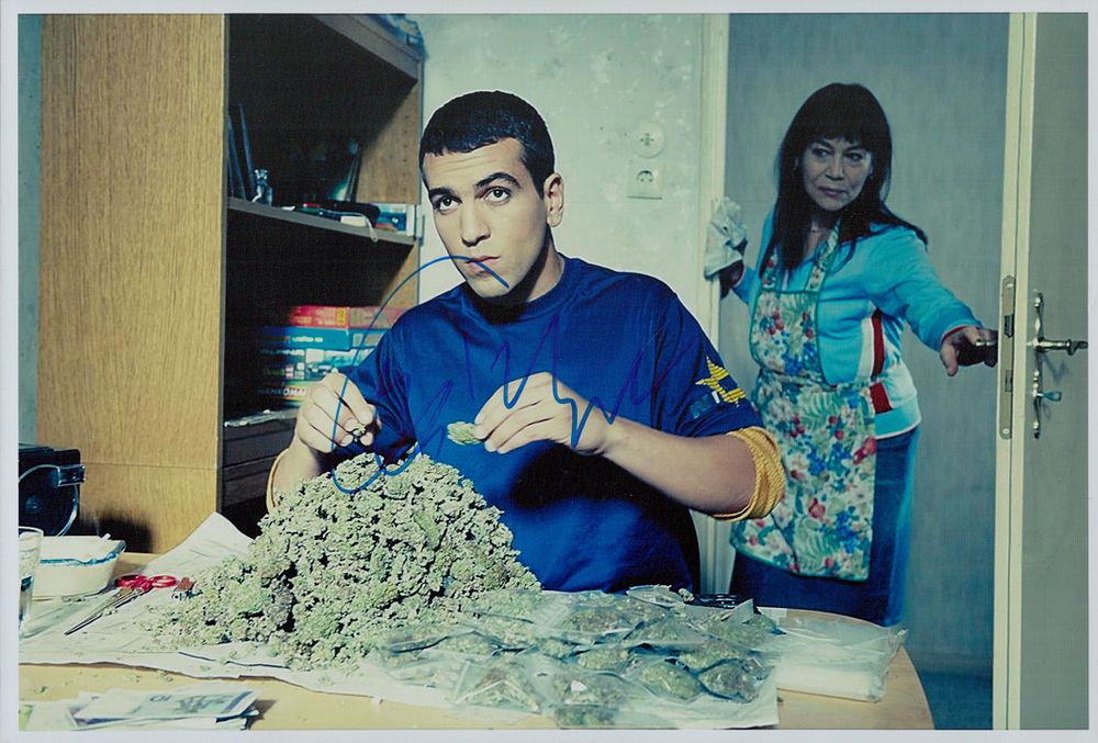 Lot 451: Elyas M'Barek signed colour photo Approx. 12x8 Inch....