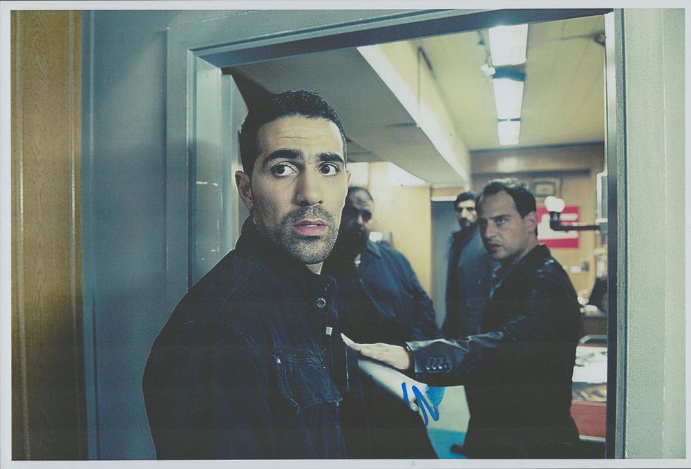 Lot 453: Bushido (German rapper) signed colour photo Approx. 12x8...