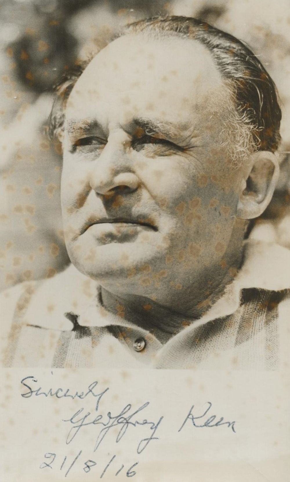 Lot 475: Geoffrey Keen signed black & white photo 5.5x3.5...