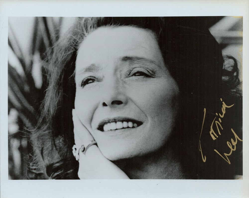 Lot 498: Patricia Neal signed black & white photo 10x8...