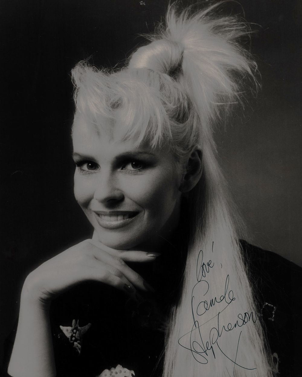Lot 516: Pamela Stephenson Signed black and white promo photo...