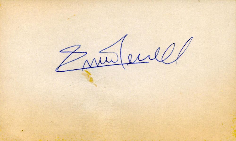Lot 555: Boxer, Ernie Terrell signed white card. Was an...