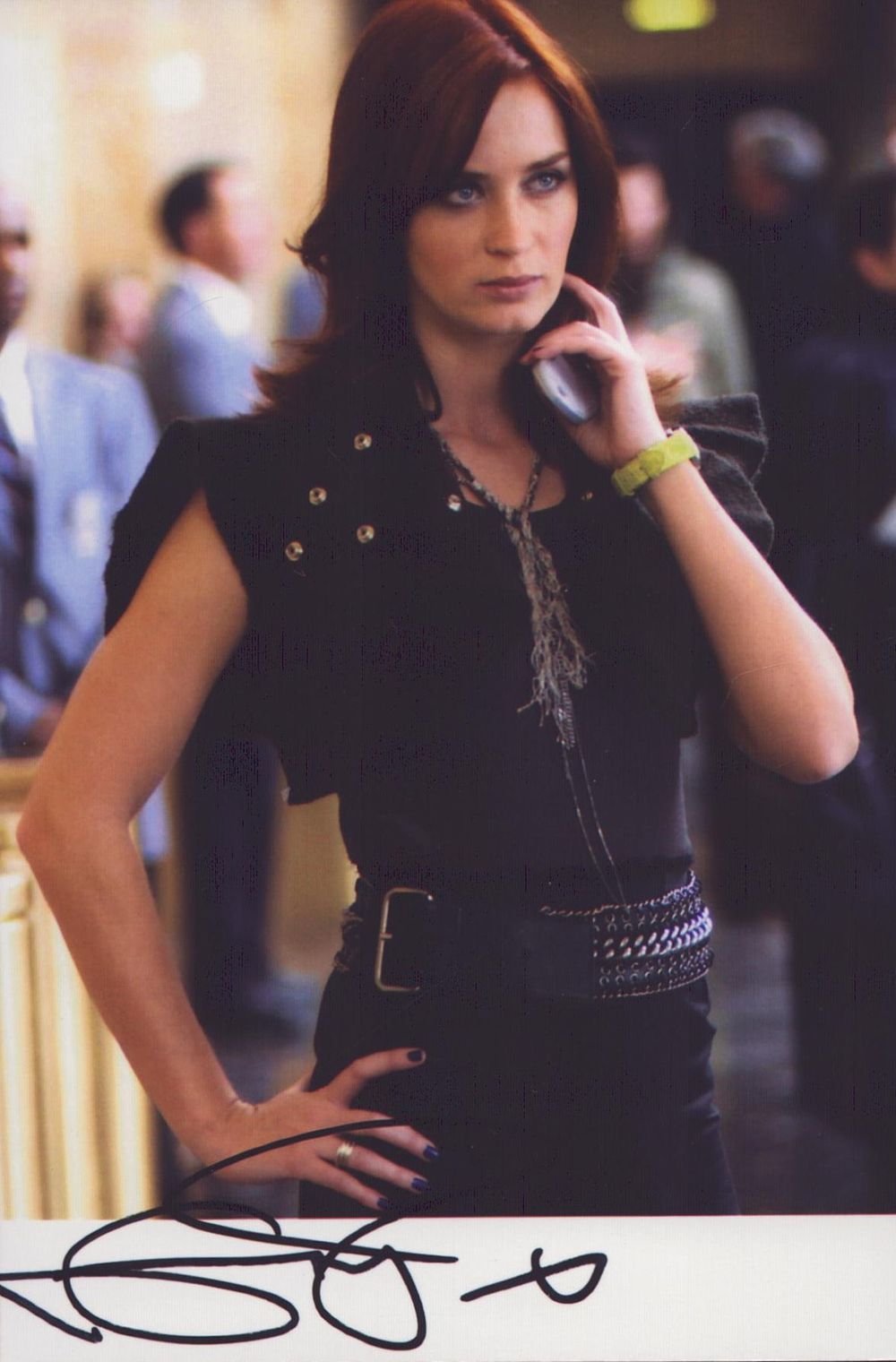 Lot 622: Emily Blunt signed 6x4 inch colour photo from...