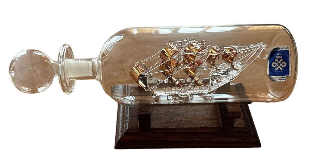 Lot 668: Spanish Galleon glass ship in glass bottle, Mayflower...