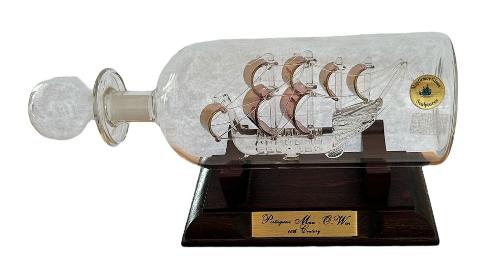 Lot 670: Golden Hind 1578 glass ship in glass bottle,...