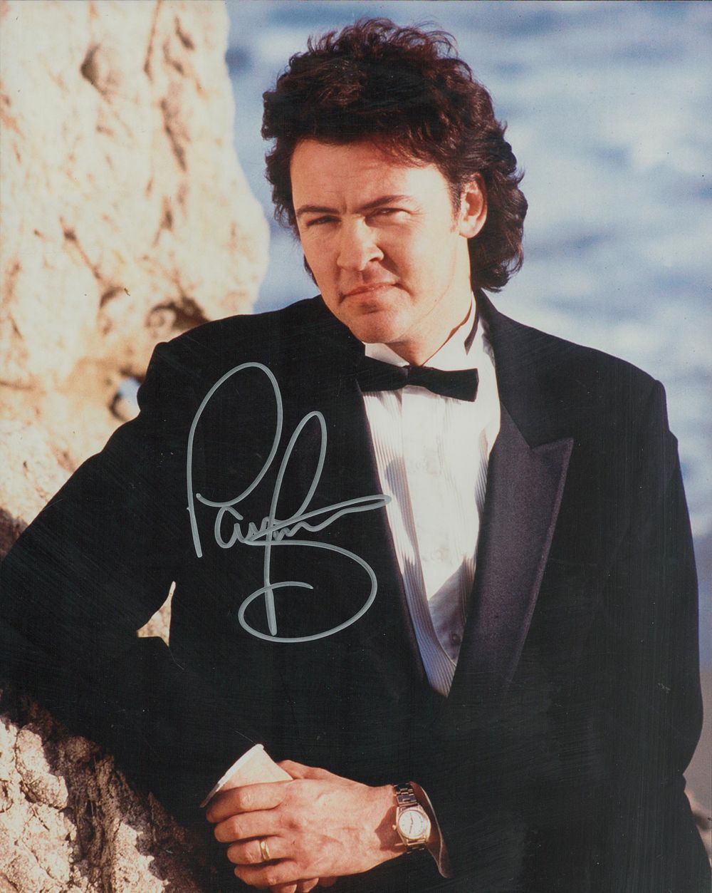 Lot 411: Paul Young signed 10x8 inch colour photo. Good...