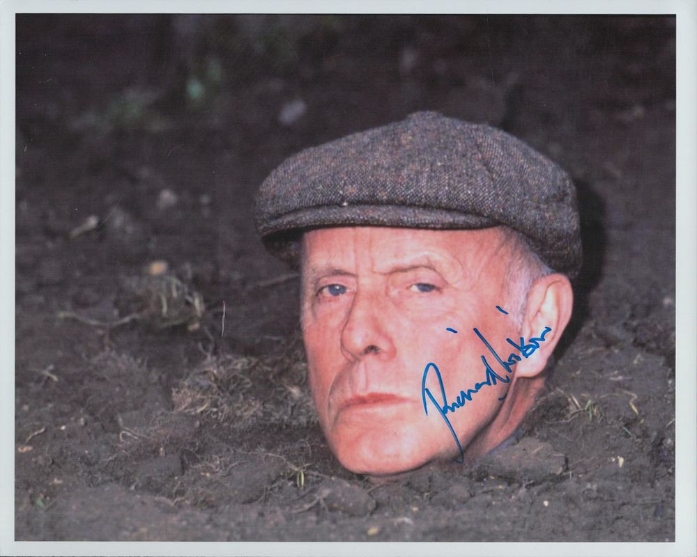 Lot 455: Richard Wilson signed 10x8 inch One Foot in...