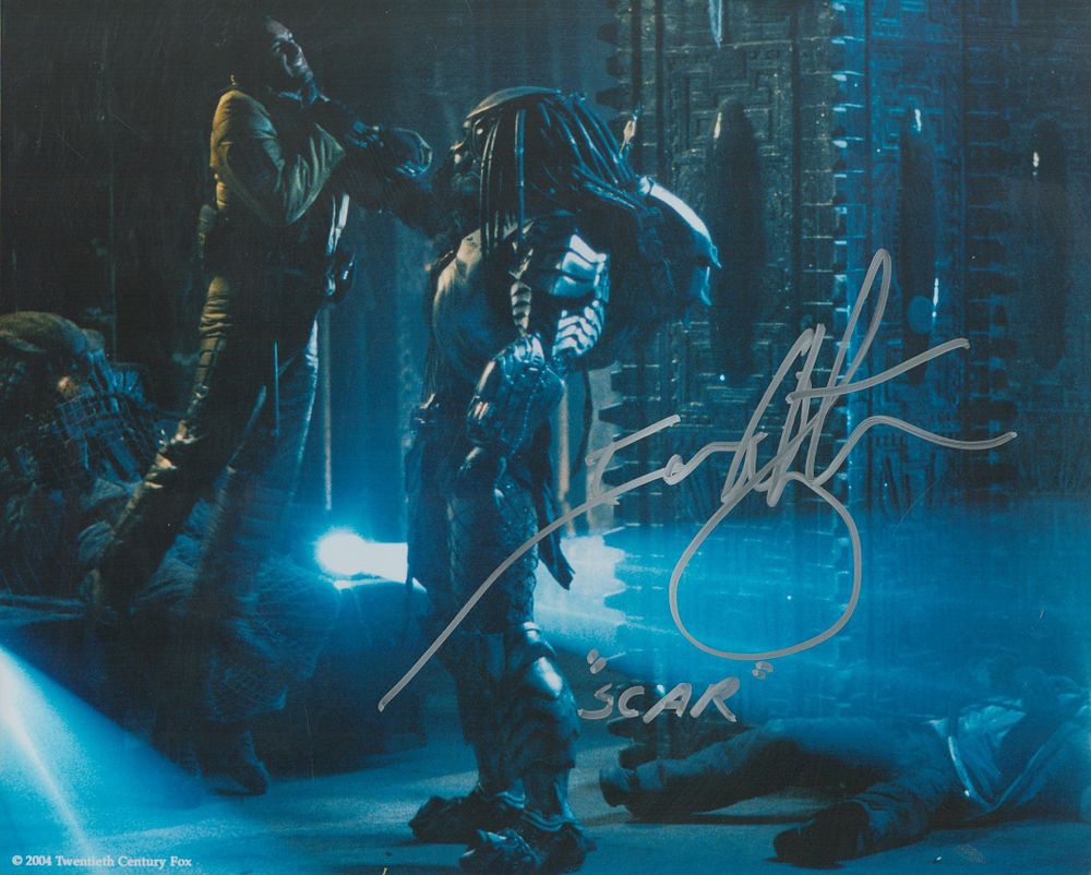 Lot 464: Ian Whyte signed 10x8 inch Predator colour photo....