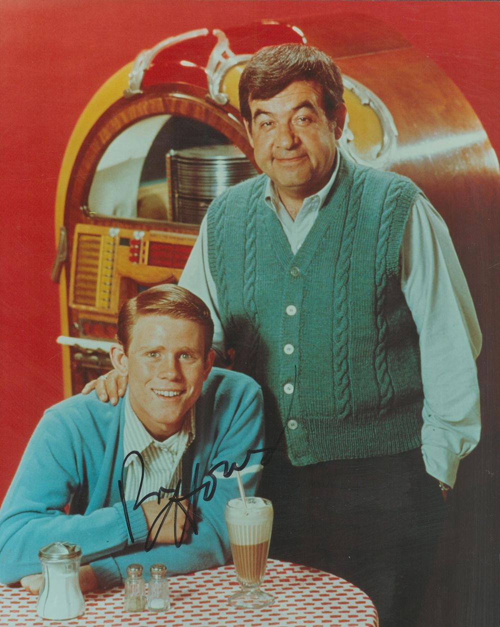 Lot 465: Ron Howard signed 10x8 inch Happy Days colour...