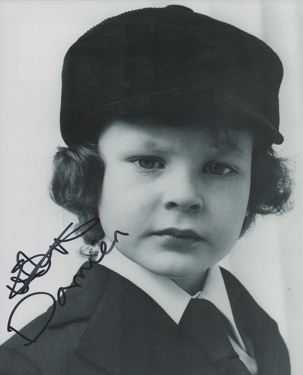 Lot 487: Harvey Stephens signed 10x8 inch The Omen black...