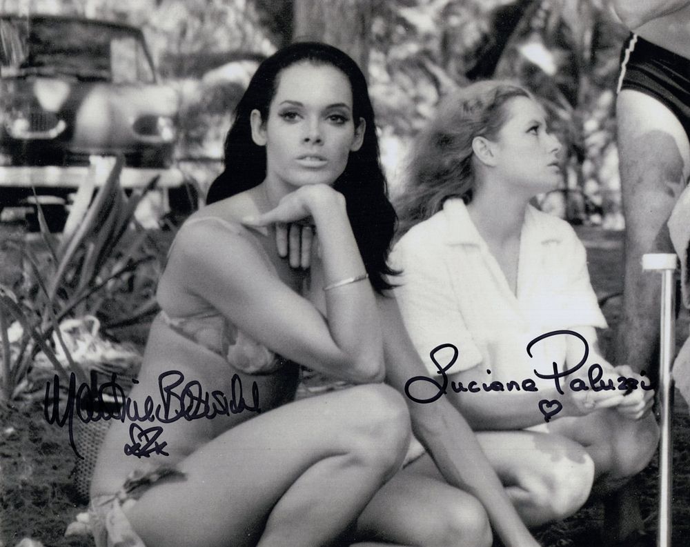 Lot 502: 007 James Bond movie Thunderball 8x10 BandW candid...