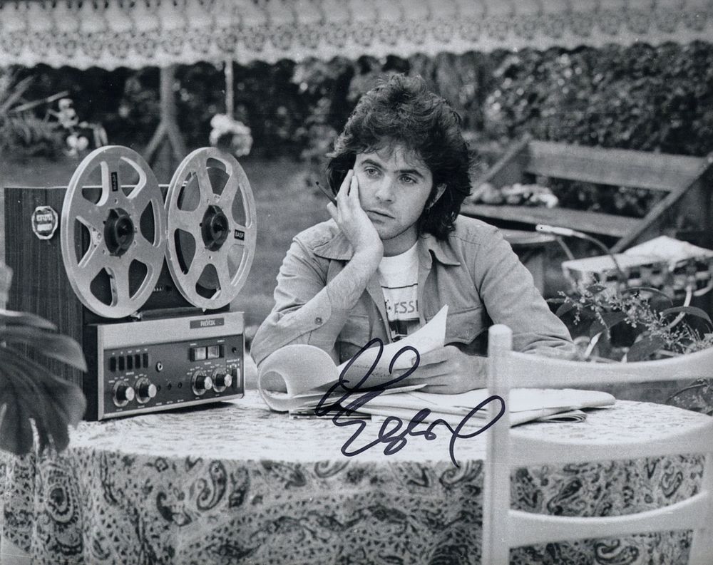 Lot 543: David Essex signed 8x10 BandW photo, British pop...