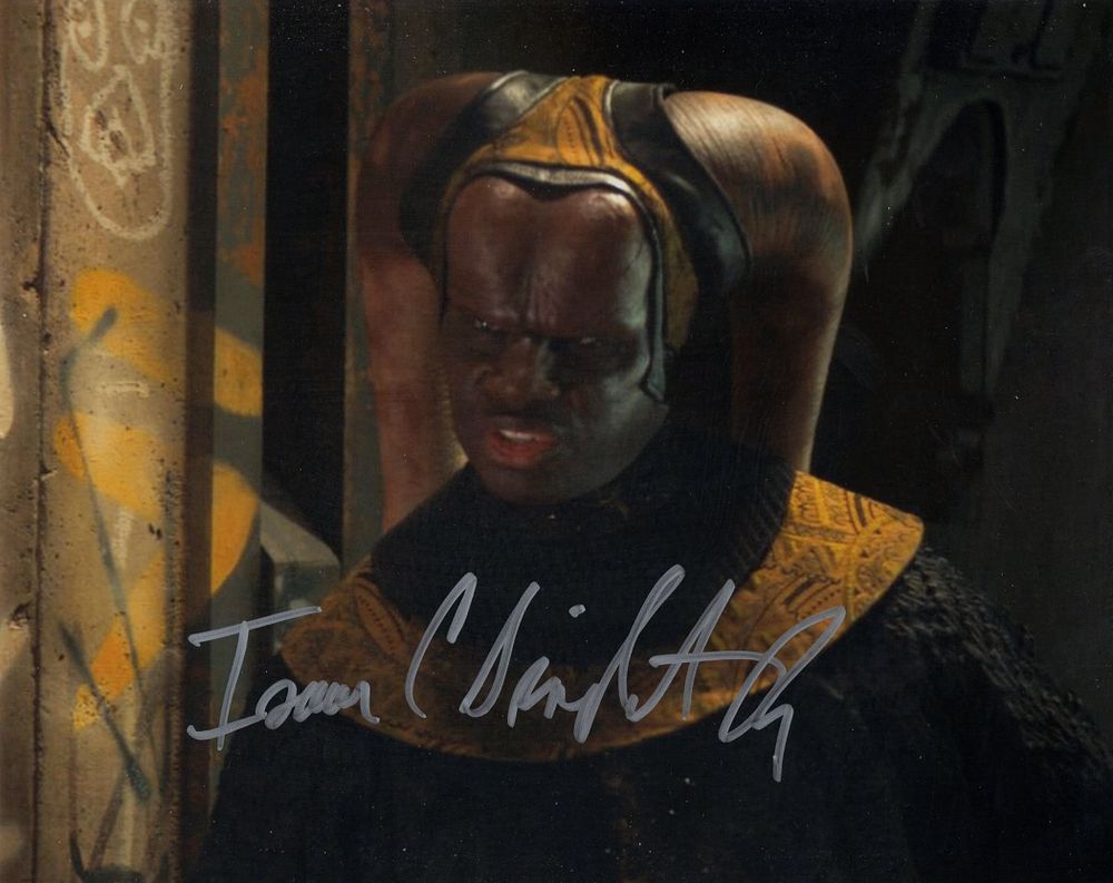 Lot 552: Star Wars The Mandalorian 8x10 colour photo signed...
